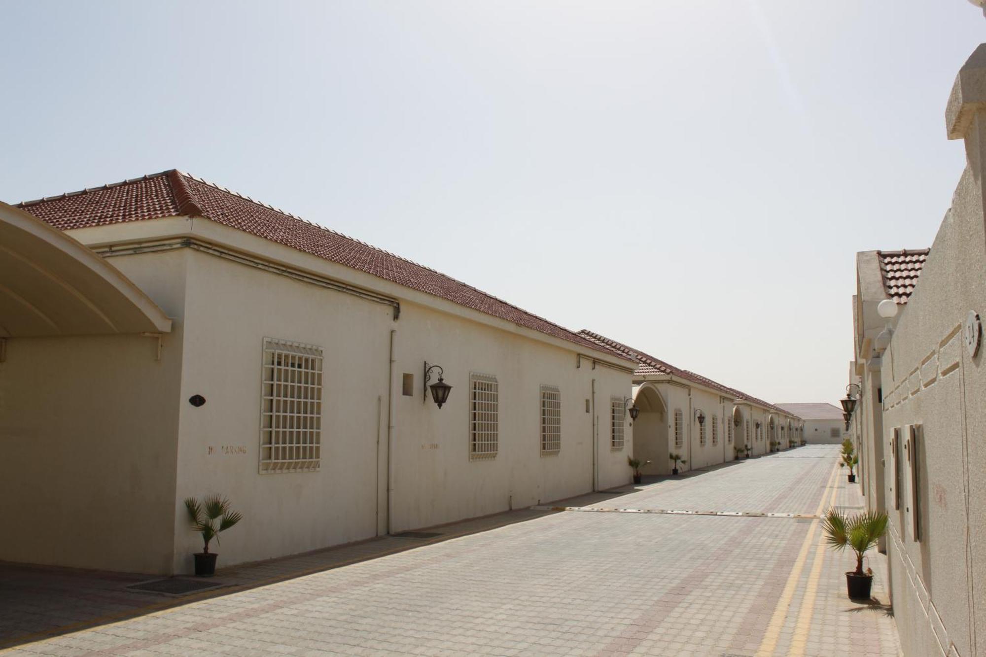 Royal Residence Hotel Apartments Umm al-Quwain Exterior photo